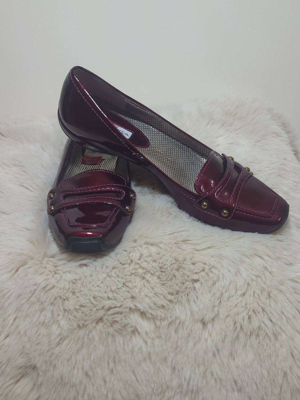 Via Spiga Glossy Burgundy Flats